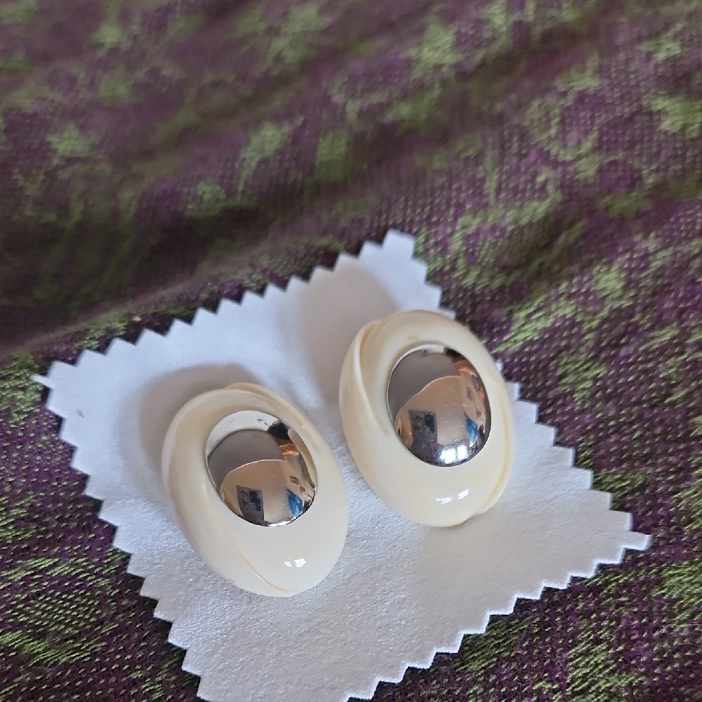 Vintage Clip On Earrings